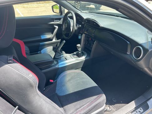 Used 2013 Scion FR-S RWD image 10