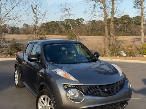 Used 2012 Nissan Juke SL w/ Chrome Pkg image 1