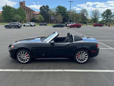 Used 2020 FIAT 124 Spider Lusso w/ Convenience Group RWD image 5