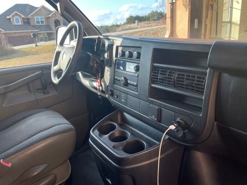 Used 2019 Chevrolet Express 2500 w/ Driver Convenience Package image 18