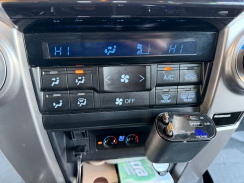 Used 2020 Toyota 4Runner Limited image 8