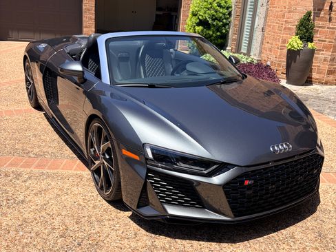 Used 2021 Audi R8 V10 w/ Premium Package RWD image 9