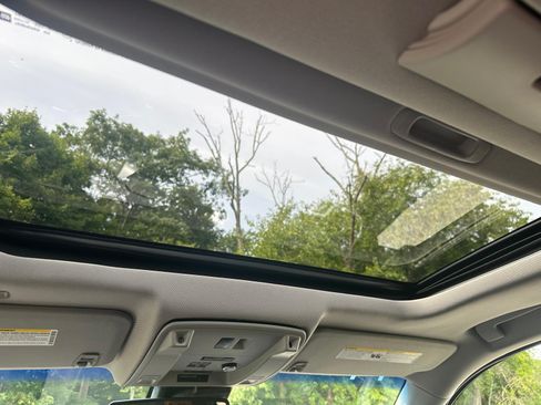 Used 2018 Chevrolet Tahoe Premier AWD/4WD image 19