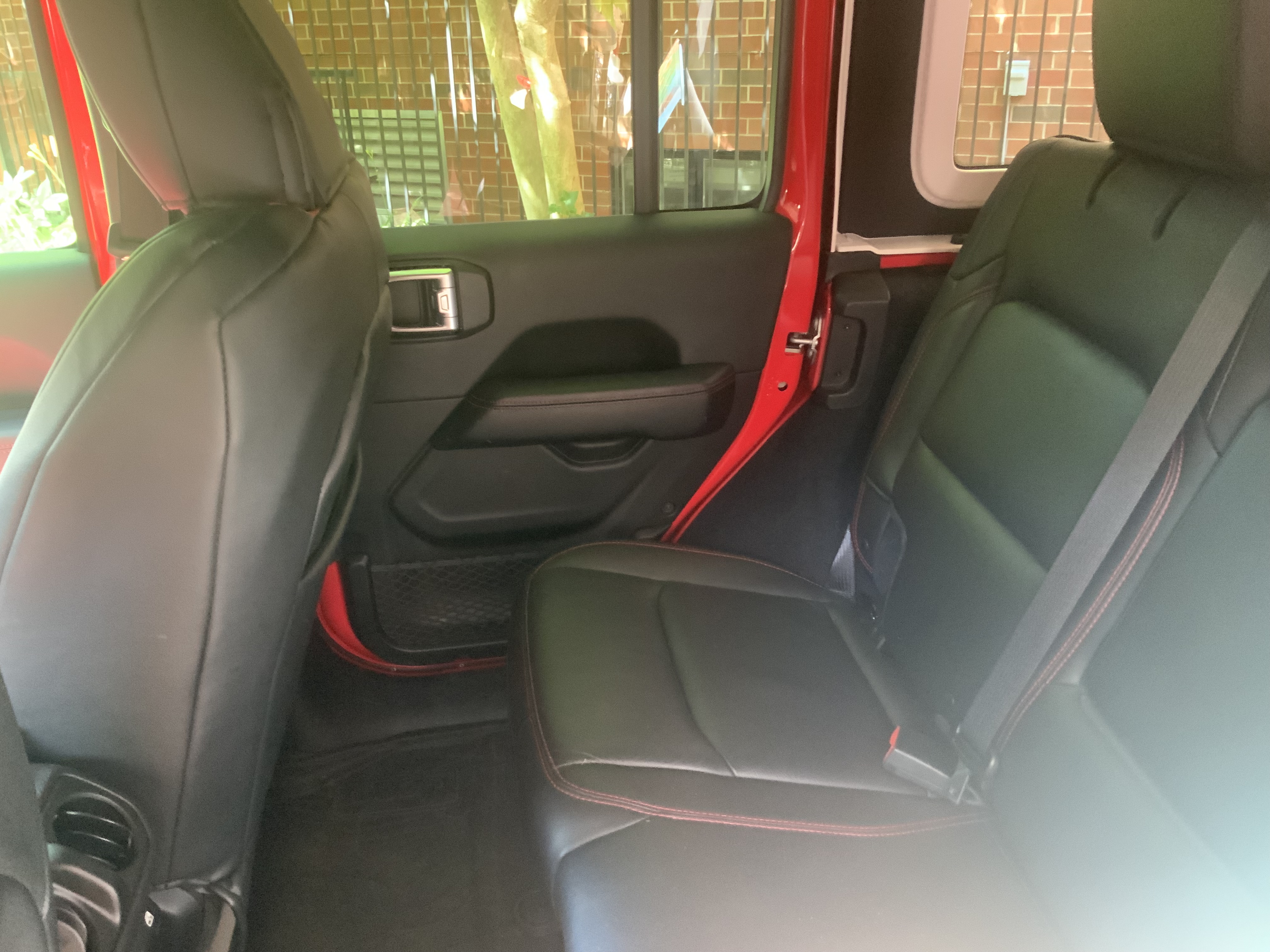 Used 2018 Jeep Wrangler Unlimited Rubicon AWD/4WD image 10