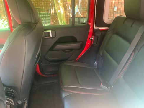 Used 2018 Jeep Wrangler Unlimited Rubicon AWD/4WD image 10