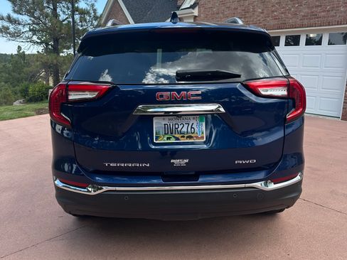 Used 2022 GMC Terrain SLT w/ Infotainment Package II AWD/4WD image 23