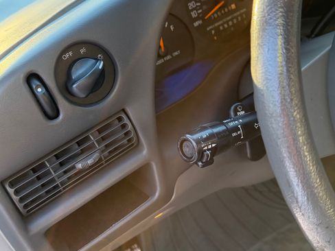 Used 1999 Chevrolet Lumina w/ Preferred Equipment Group FWD image 11