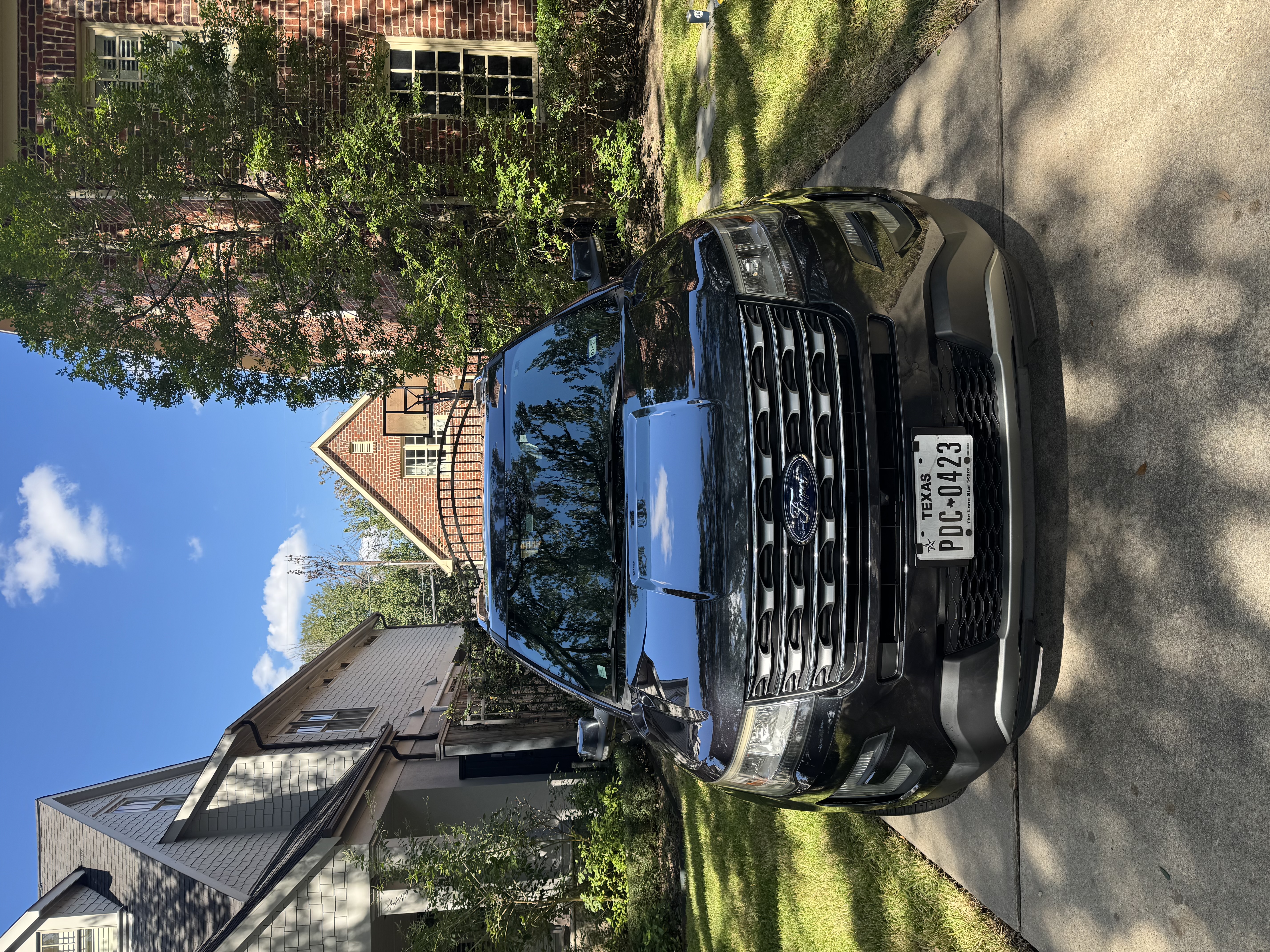 Used 2017 Ford Explorer Limited w/ Equipment Group 301A FWD image 4