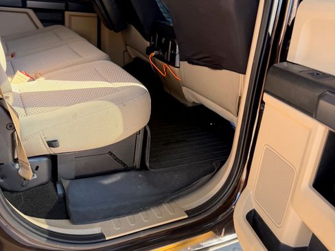 Used 2019 Ford F250 XLT w/ XLT Premium Package image 17