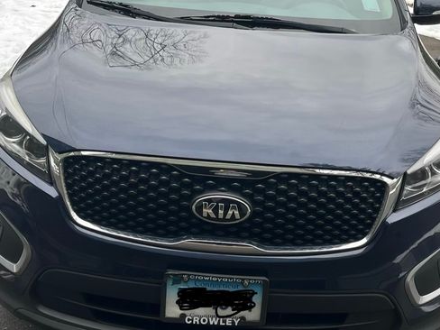Used 2017 Kia Sorento LX image 1