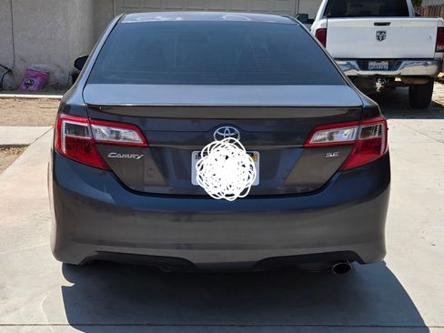 Used 2014 Toyota Camry SE image 6