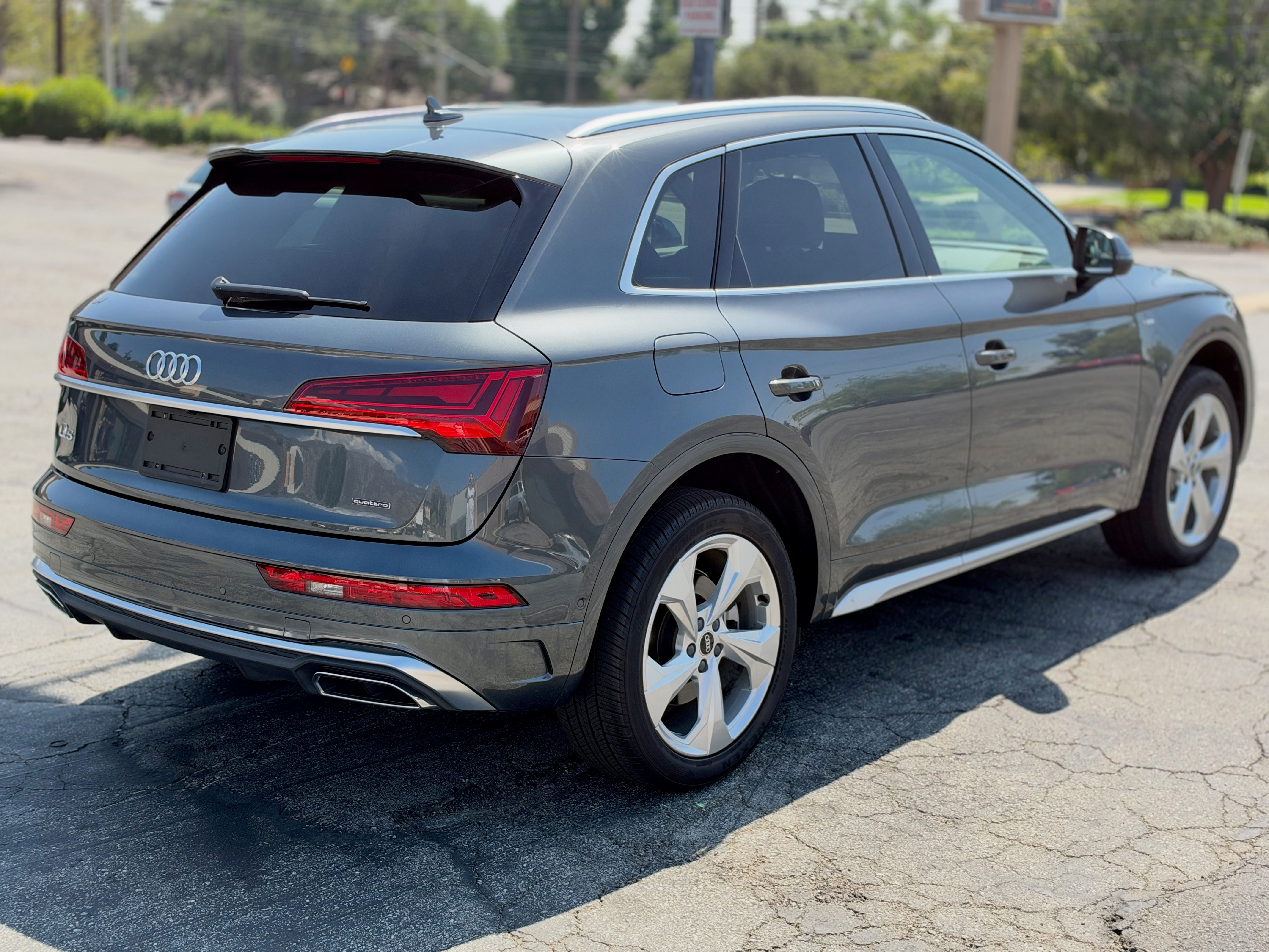 Used 2023 Audi Q5 2.0T Prestige w/ Prestige Package AWD/4WD image 4