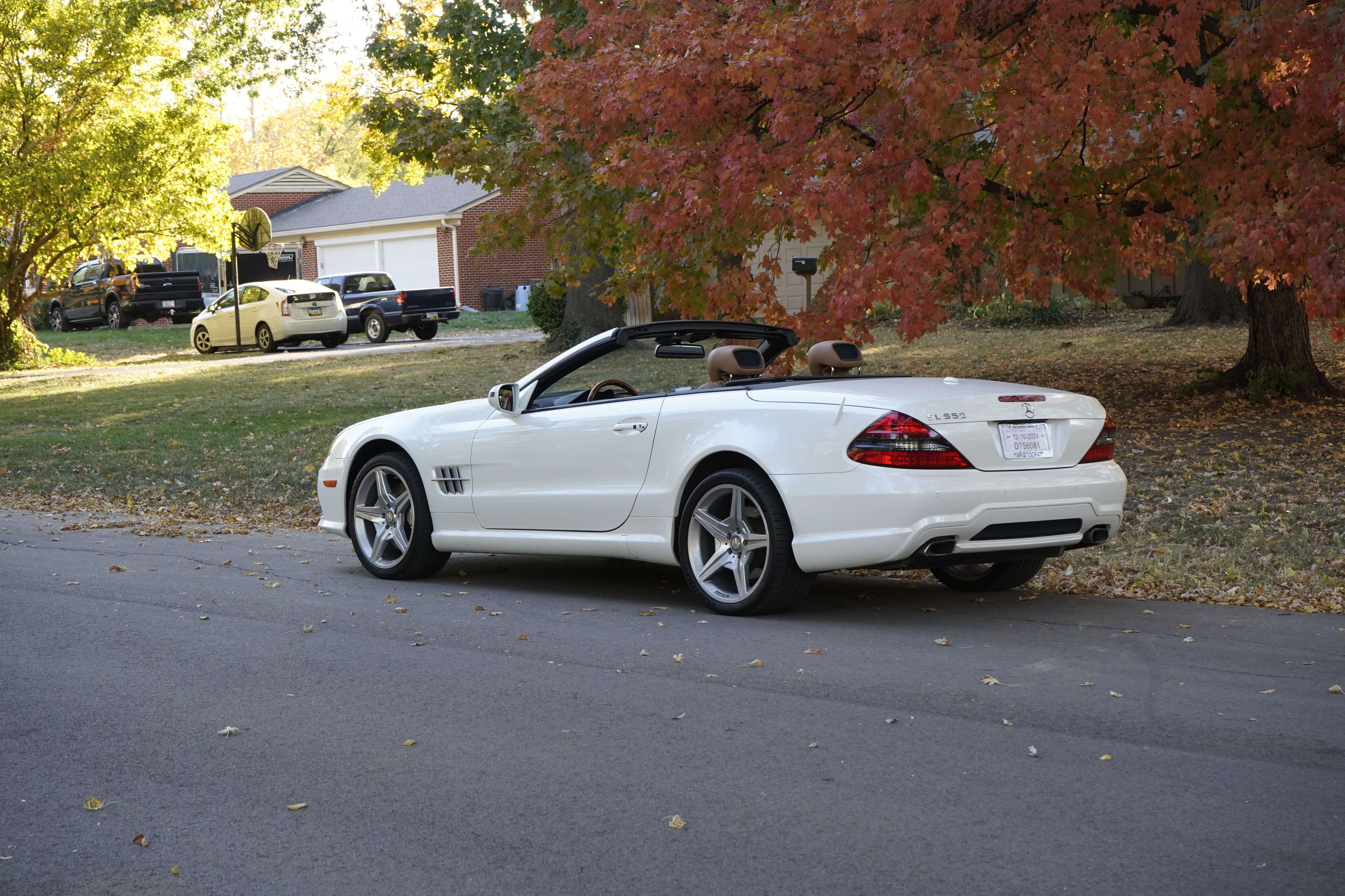 Used 2011 Mercedes-Benz SL 550 image 9