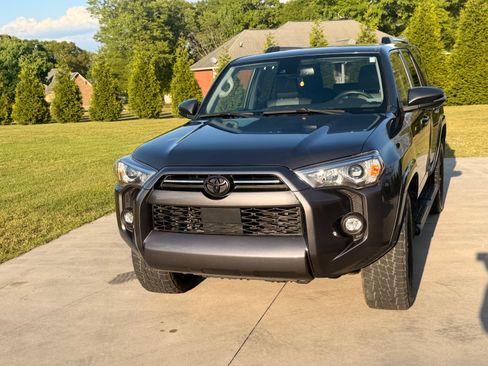 Used 2021 Toyota 4Runner SR5 Premium w/ Moonroof Package RWD image 1