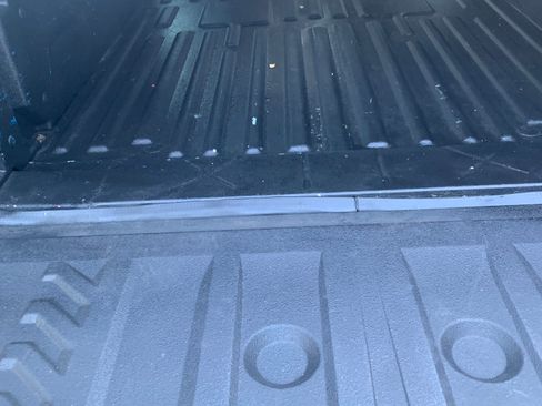 Used 2004 Chevrolet Avalanche 2500 w/ Preferred Equipment Group AWD/4WD image 16