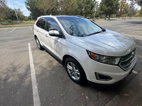 Used 2015 Ford Edge SEL w/ Equipment Group 201A FWD image 4