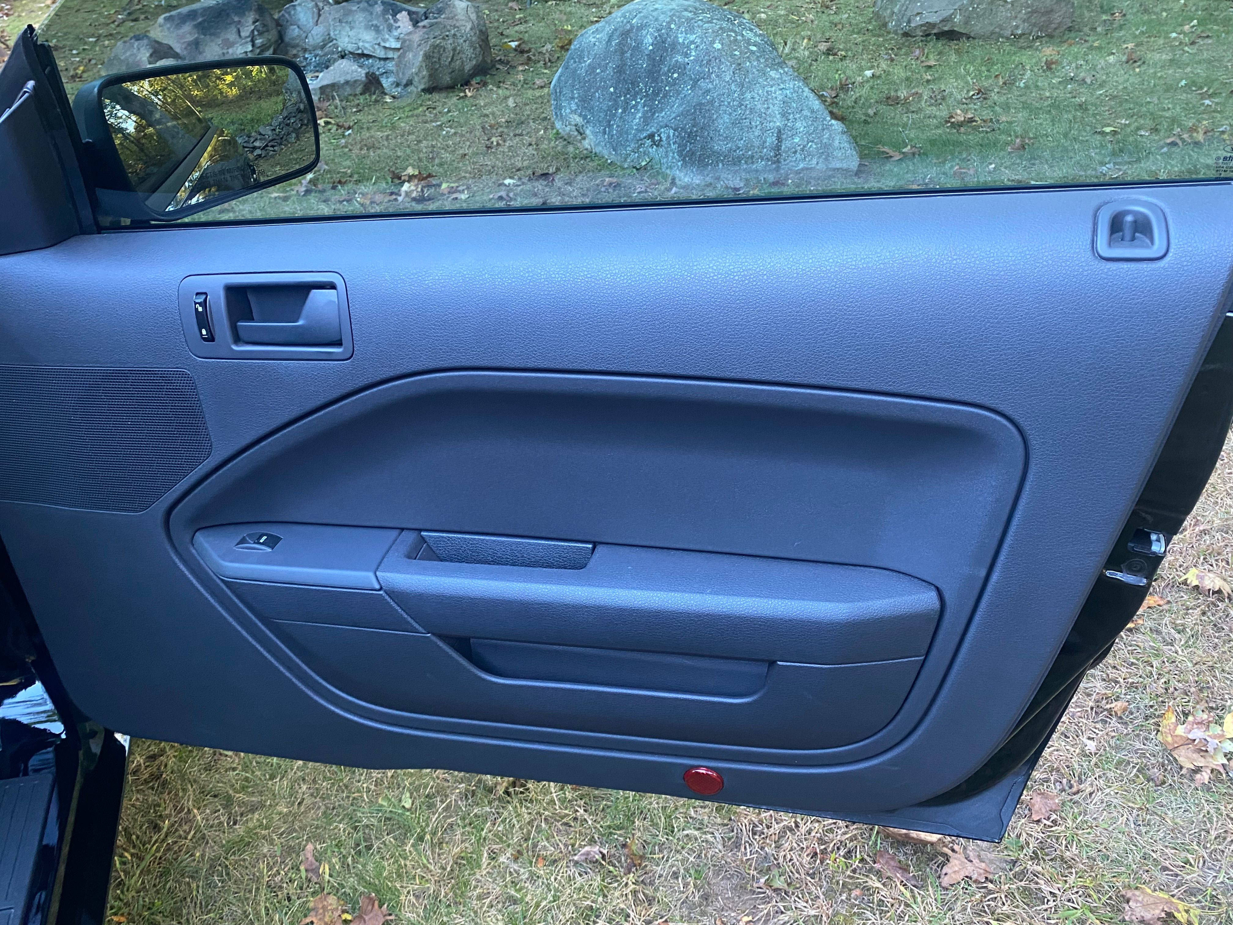 Used 2005 Ford Mustang GT RWD image 10