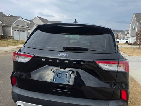 Used 2021 Ford Escape S image 4