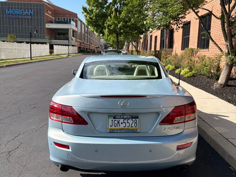 Used 2010 Lexus IS 250C RWD image 13