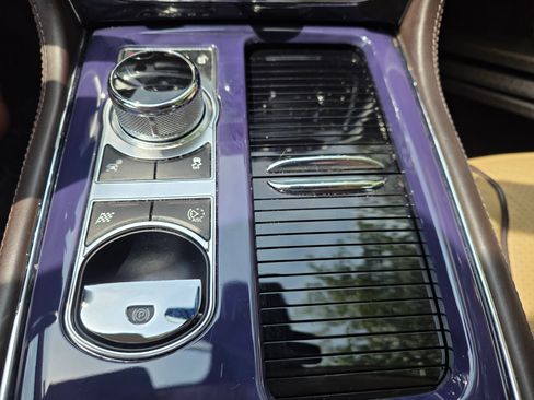 Used 2011 Jaguar XJ L RWD image 14