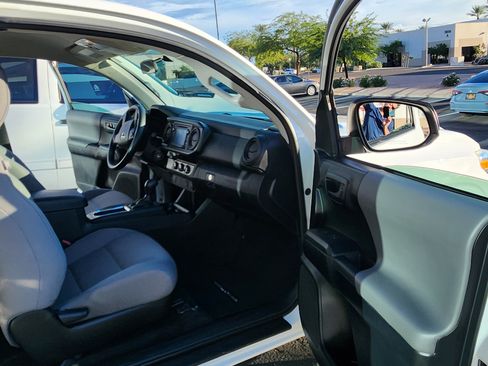 Used 2017 Toyota Tacoma 2WD Access Cab image 15