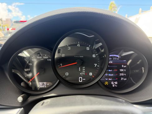 Used 2022 Porsche 718 Cayman image 13