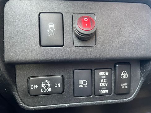 Used 2020 Toyota Tacoma TRD Off-Road w/ Technology Package image 16