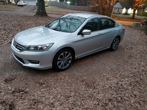 Used 2015 Honda Accord Sport image 1