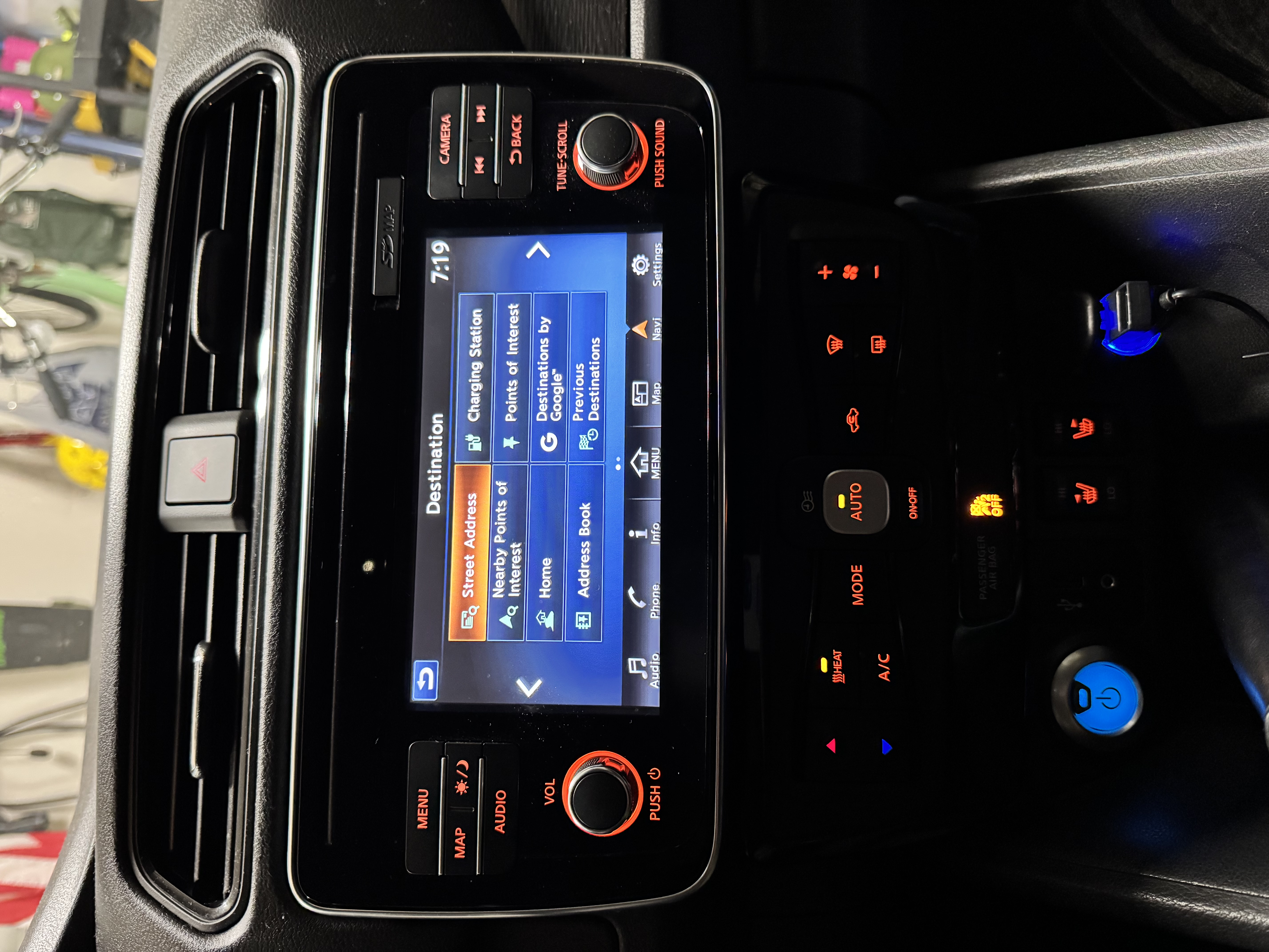 Used 2018 Nissan Leaf SL w/ SL Technology Package FWD image 11
