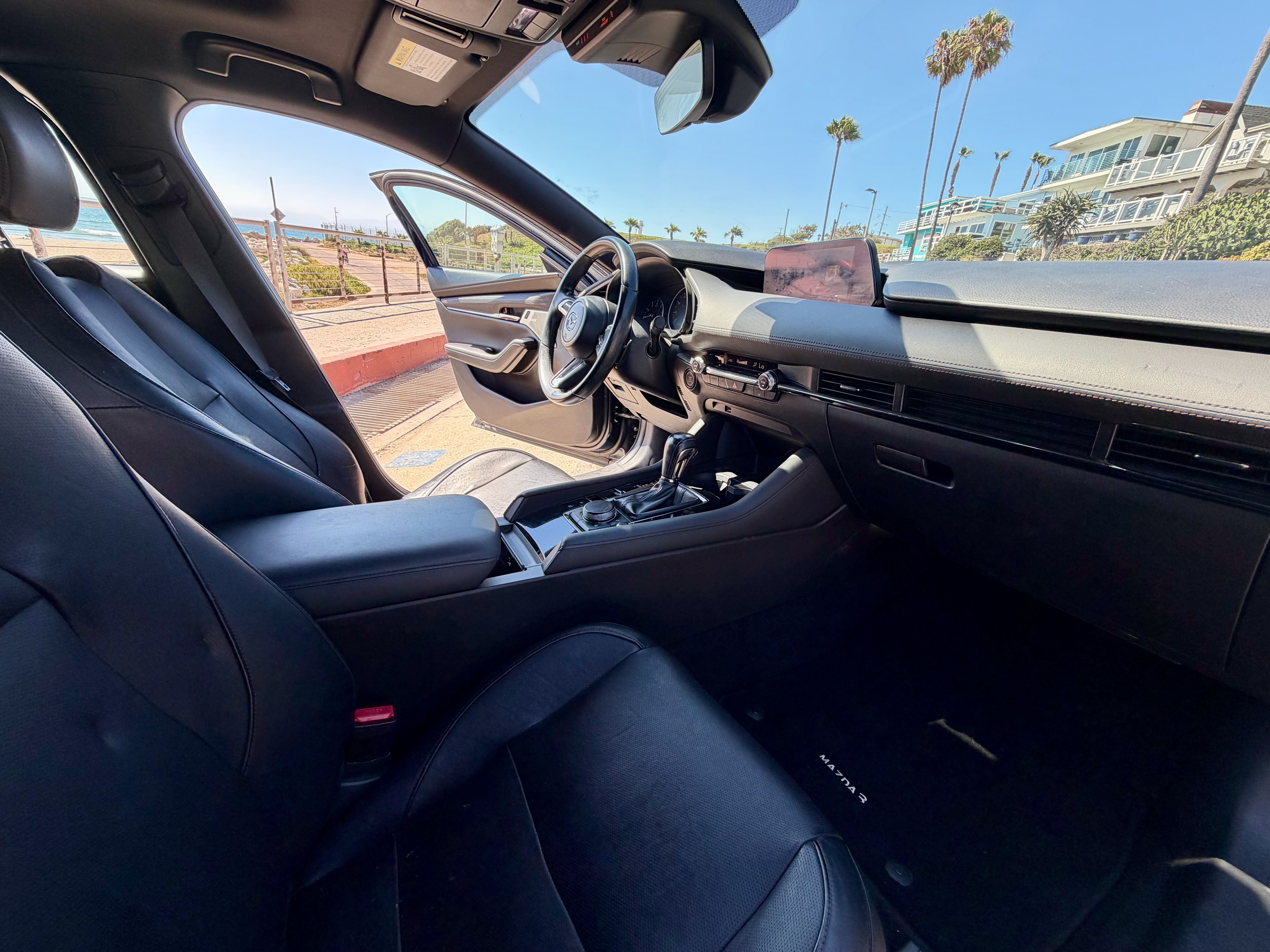 Used 2020 MAZDA MAZDA3 Hatchback w/ Premium Package FWD image 17