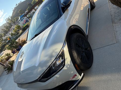 Used 2022 Kia EV6 Wind RWD image 5