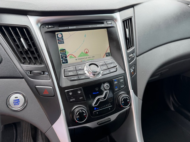 Used 2011 Hyundai Sonata SE w/ Navigation & Sunroof Pkg 4 FWD image 12