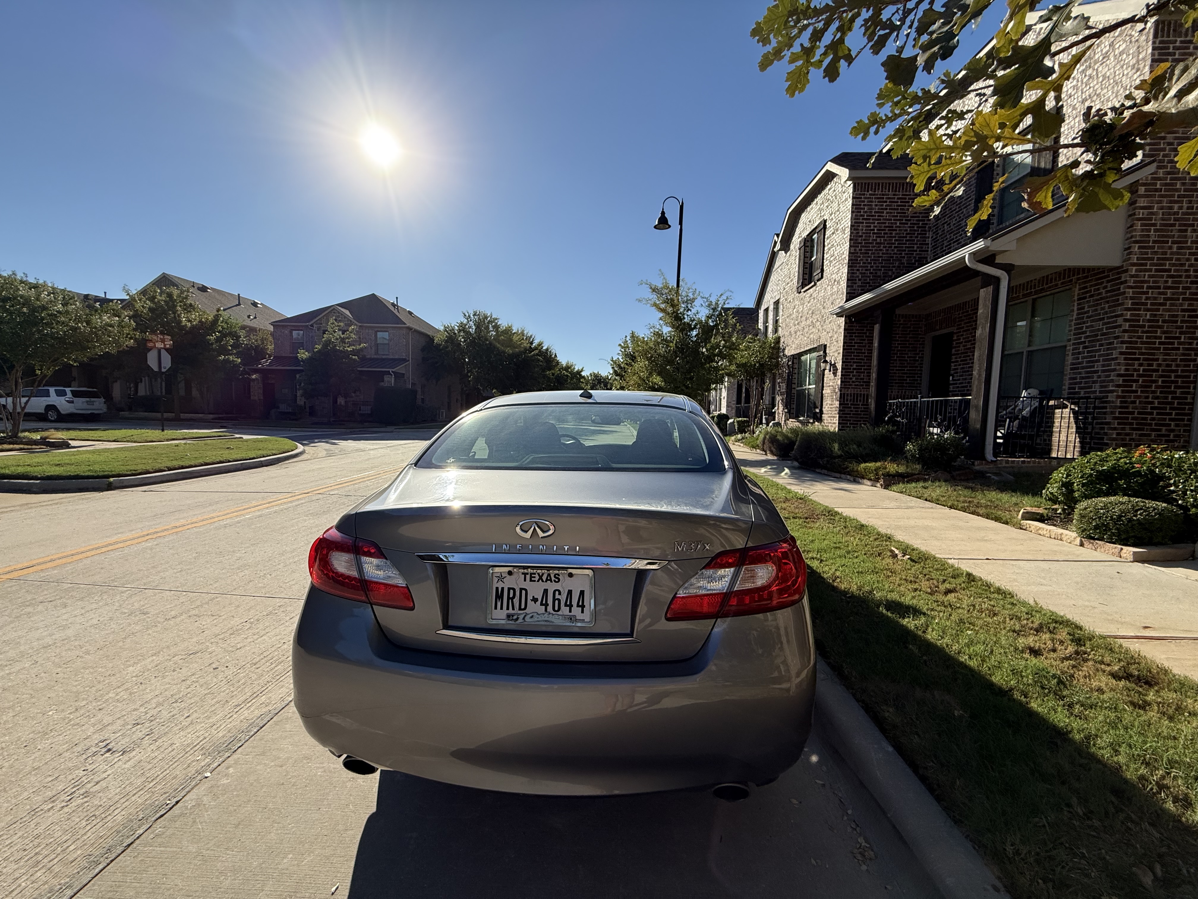 Used 2012 INFINITI M37 x w/ Premium Pkg AWD/4WD image 2