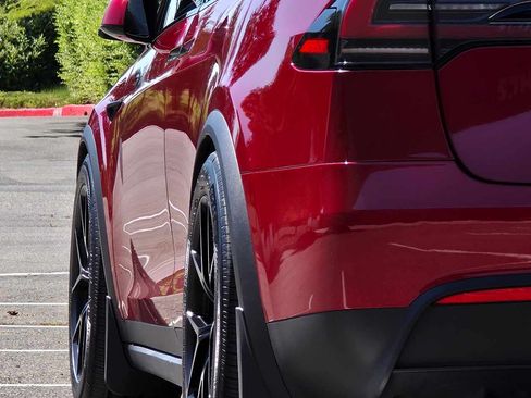 Used 2023 Tesla Model X Plaid image 5