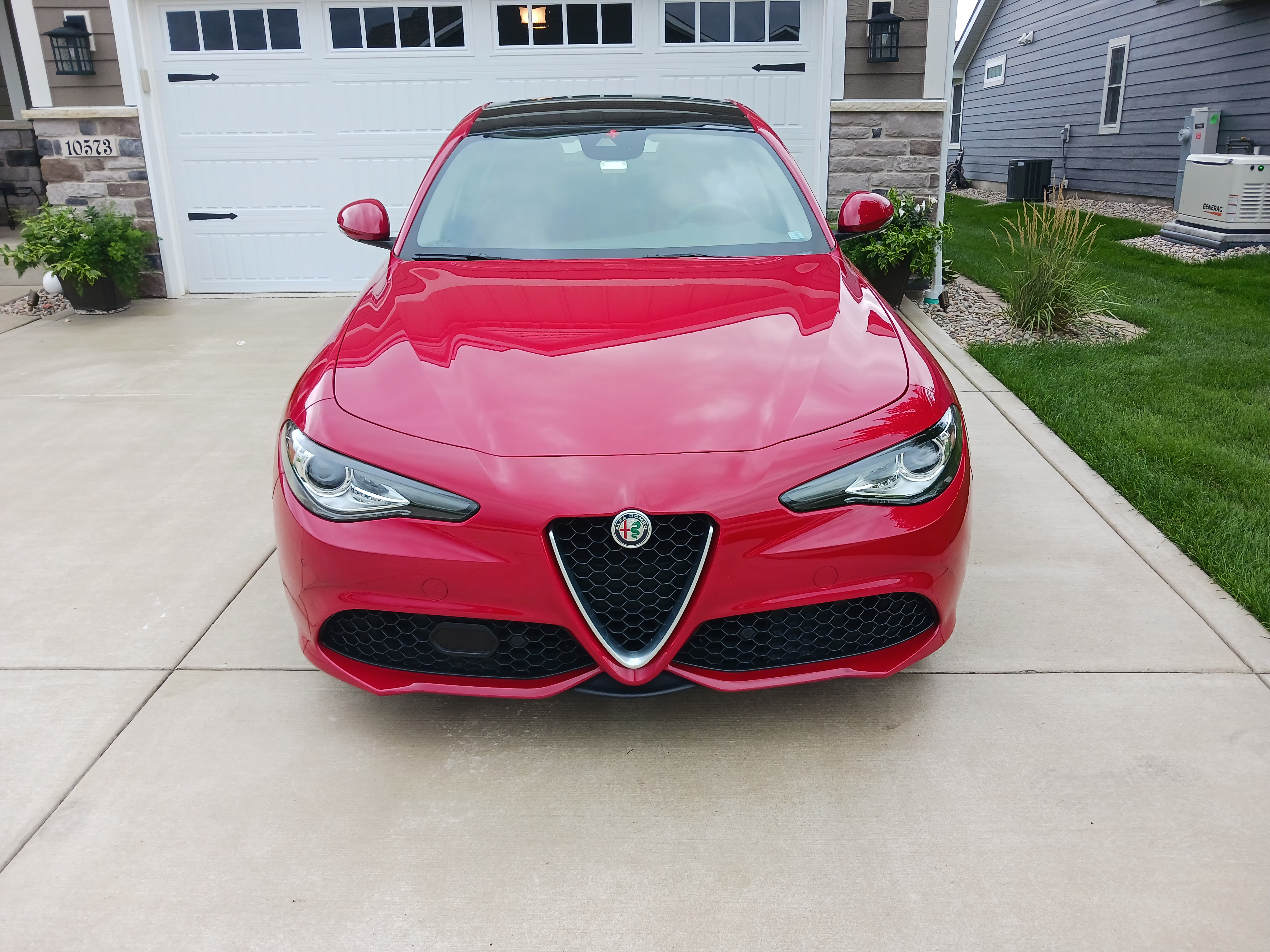 Used 2017 Alfa Romeo Giulia Ti w/ TI 19" Sport Package AWD/4WD image 6