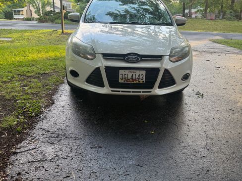 Used 2014 Ford Focus Titanium FWD image 1