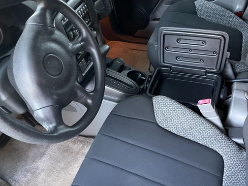 Used 2004 Pontiac Aztek 2WD w/ 1SB Preferred Equipment Group image 13