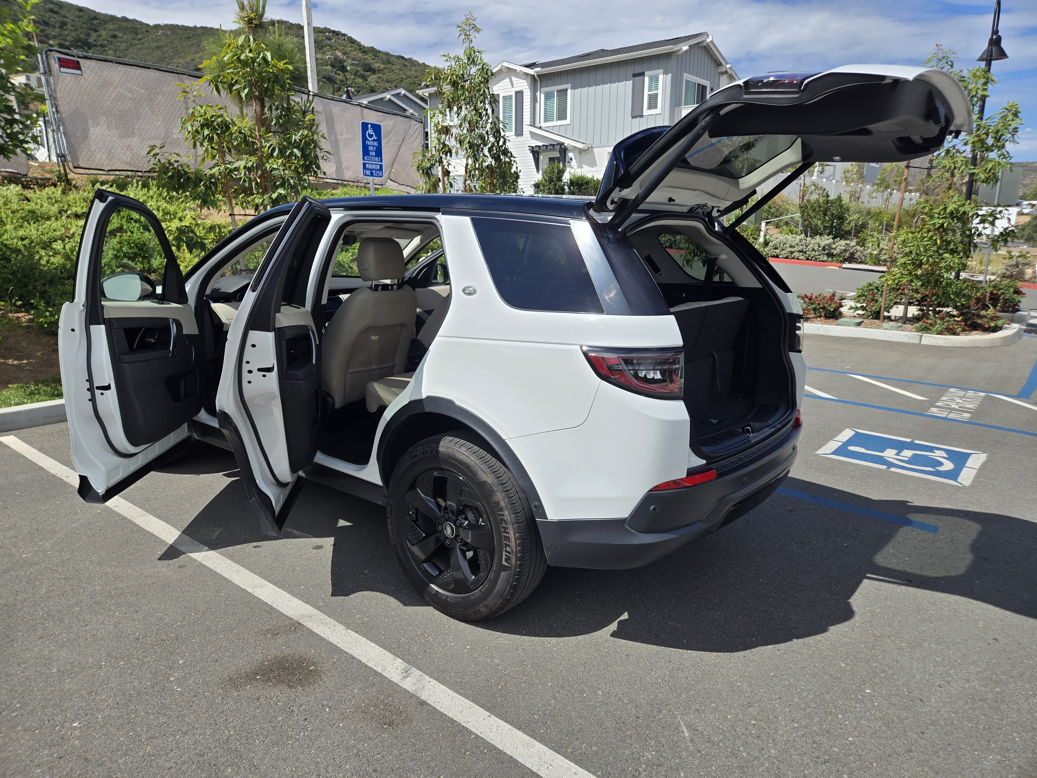 Used 2021 Land Rover Discovery Sport S AWD/4WD image 9