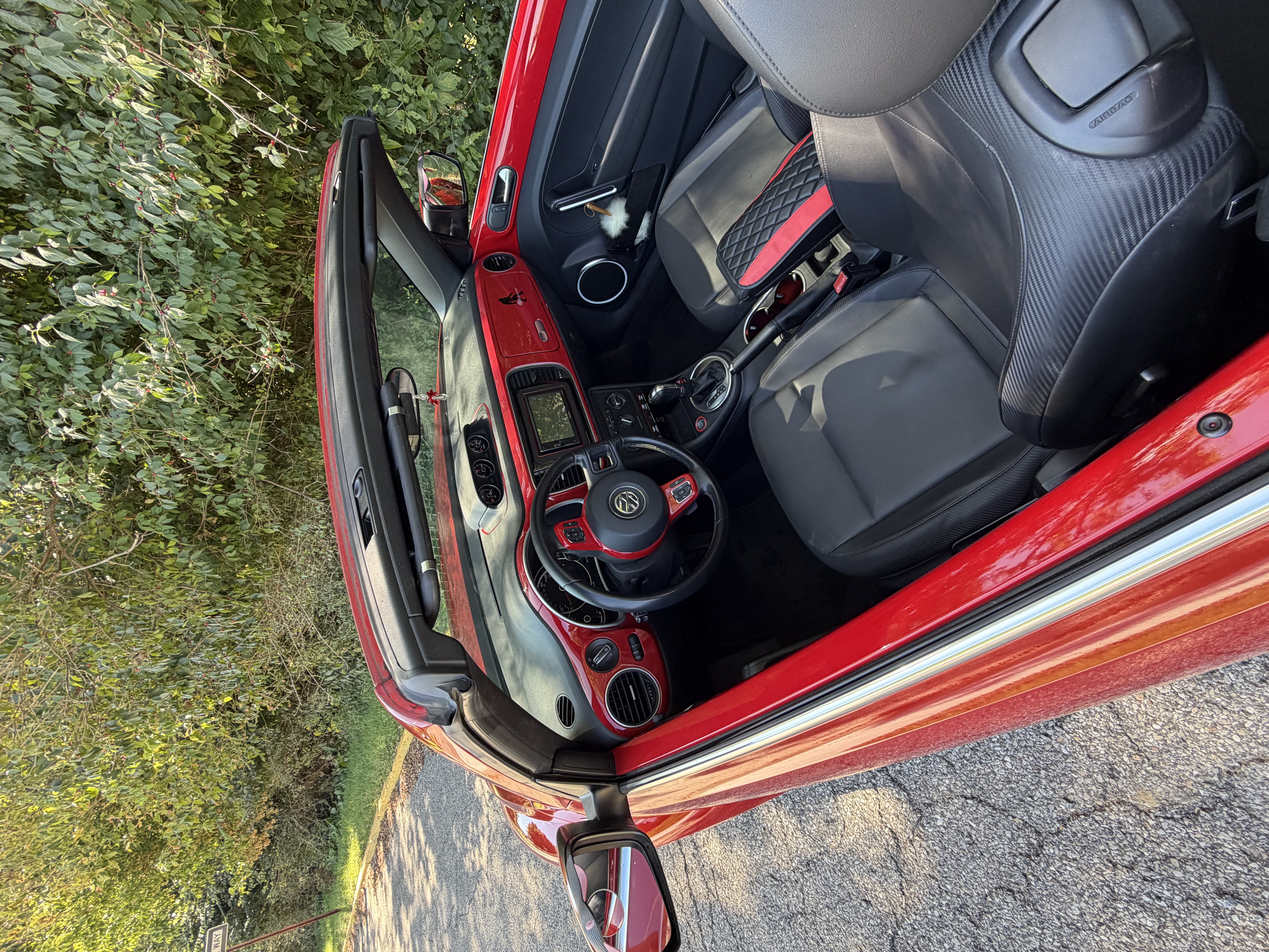Used 2014 Volkswagen Beetle TDI FWD image 2