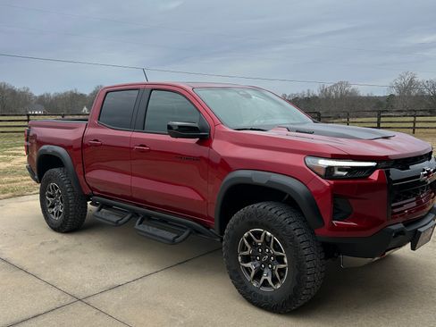 Used 2026 Chevrolet Colorado ZR2 w/ Technology Package image 2