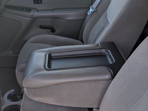 Used 2005 GMC Yukon SLE image 9