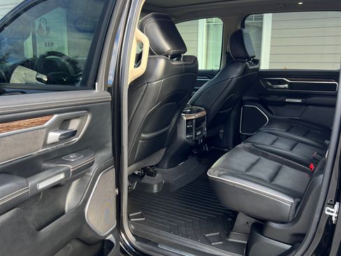 Used 2019 RAM 1500 Laramie image 8