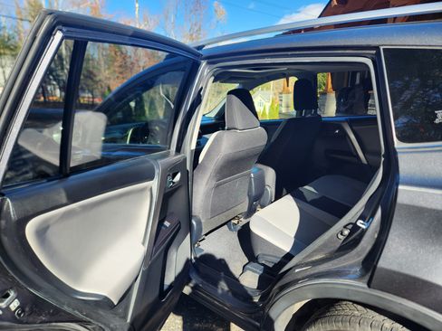 Used 2016 Toyota RAV4 XLE image 10
