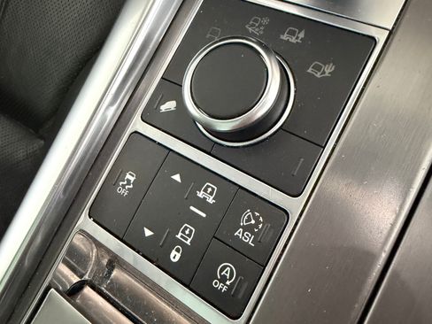 Used 2016 Land Rover Range Rover Sport SE image 10
