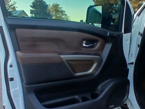 Used 2021 Nissan Titan Platinum Reserve w/ Moonroof Package AWD/4WD image 11