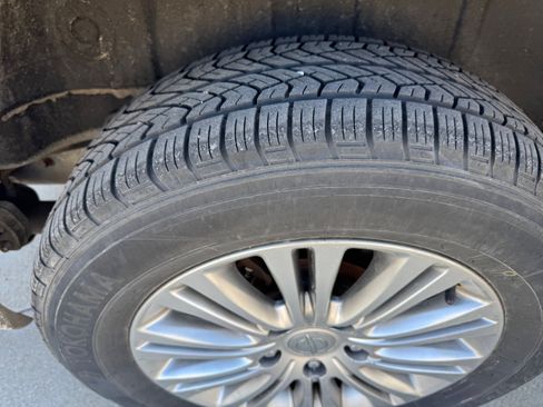 Used 2013 Chrysler Town & Country Touring-L w/ Driver Convenience Group image 2