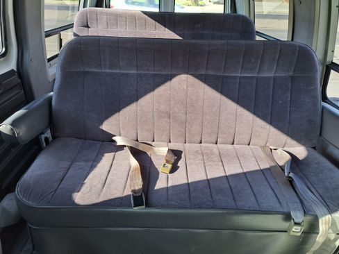 Used 1997 Chevrolet Express 2500 image 4