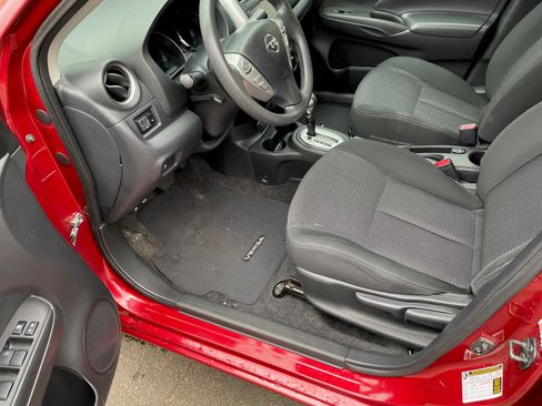 Used 2018 Nissan Versa SV image 28