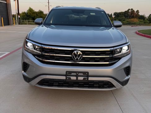 Used 2020 Volkswagen Atlas Cross Sport SE FWD image 1