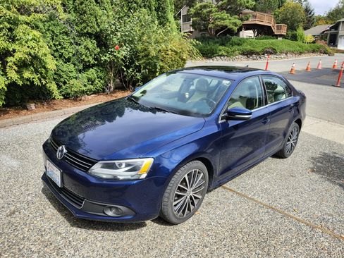 Used 2012 Volkswagen Jetta SEL FWD image 12